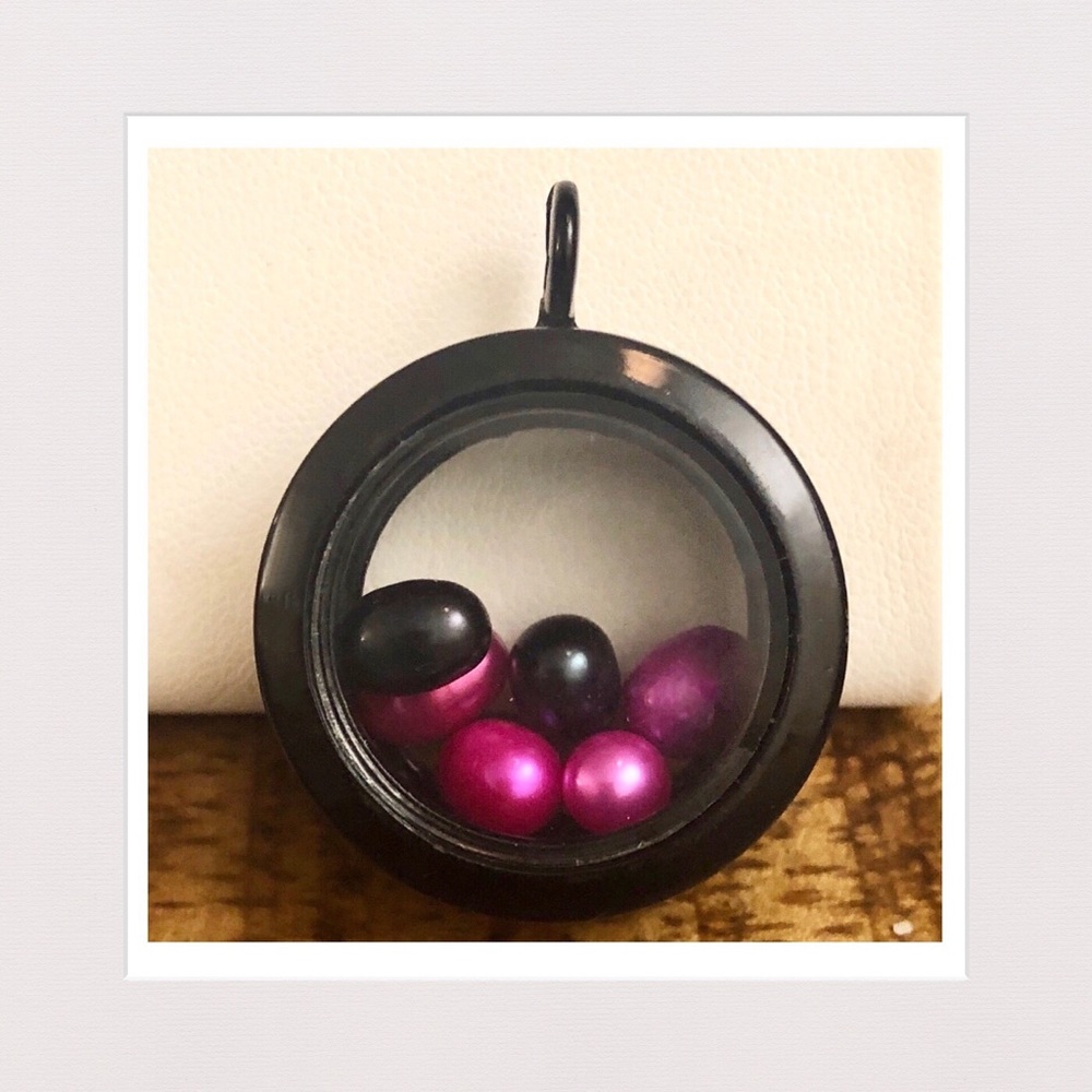 3-D Glass Locket Pendant w/ Color Pearls in Black